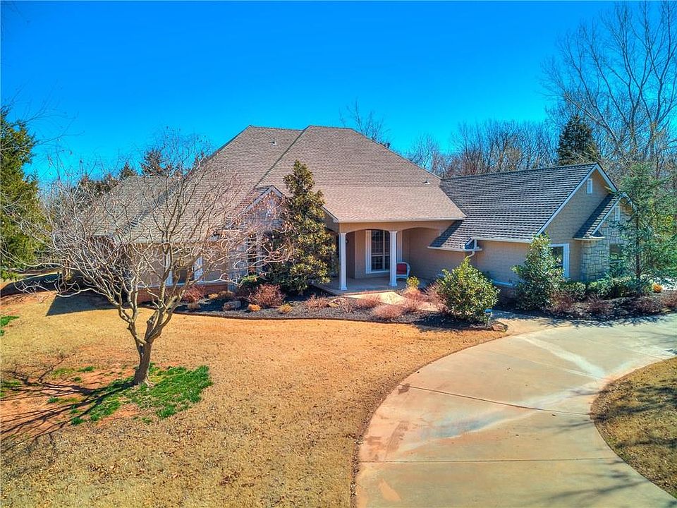 1st image of 1021 Lairds Woods Cir