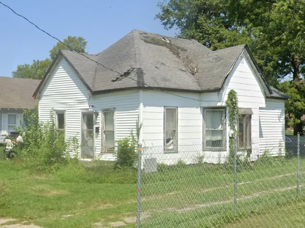 820 S 20th St, Mount Vernon, IL 62864