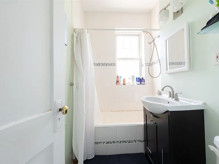 14 Melvin Ave #10 — Photo 8