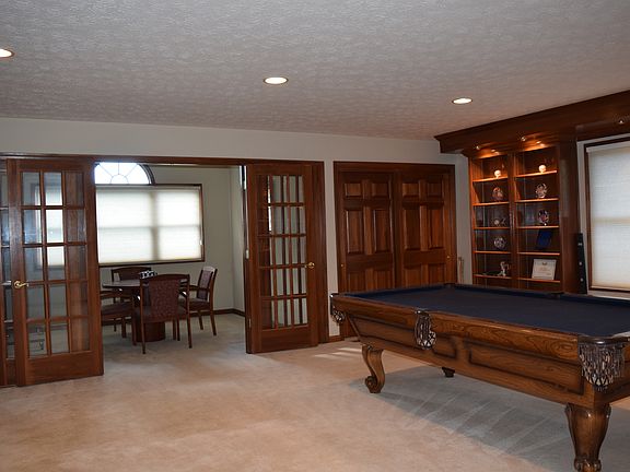 3rd image of 6940 Maple Creek Dr