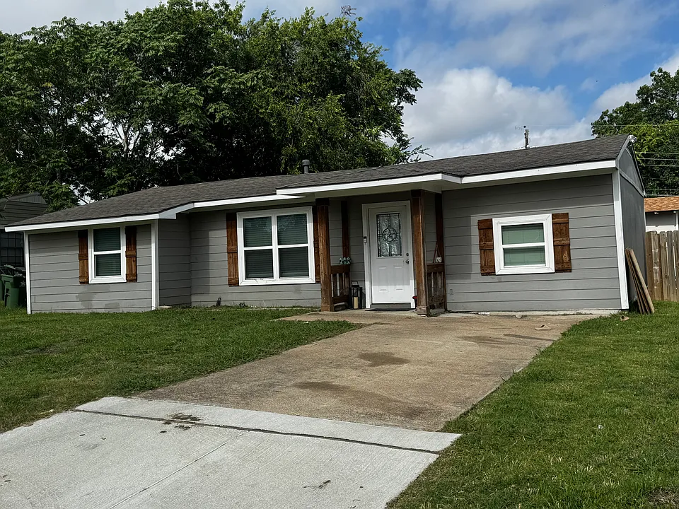 804 Skylark Dr