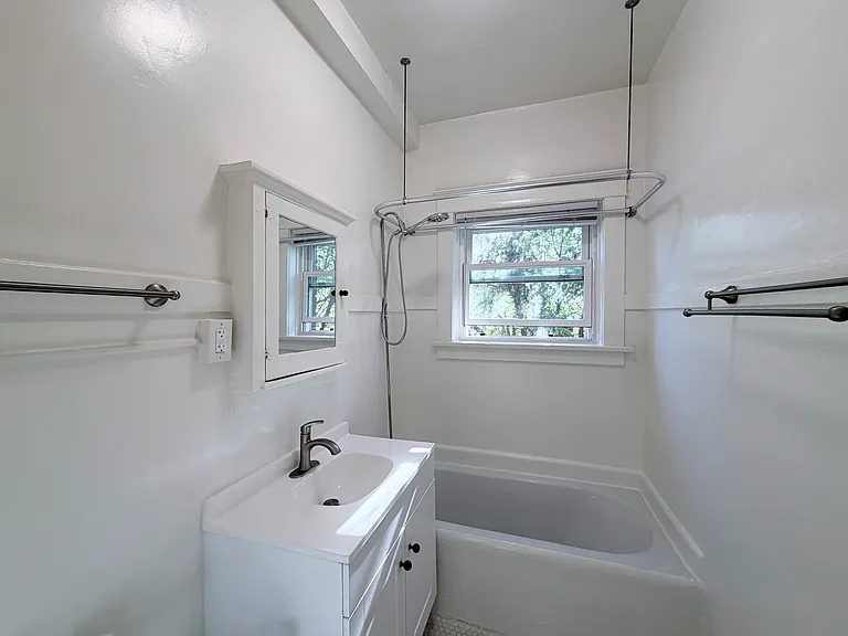 325 W 3rd St #208 — Photo 5