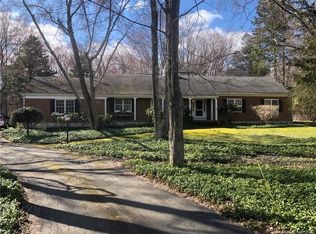 1140 Johnson Rd, Woodbridge, CT 06525