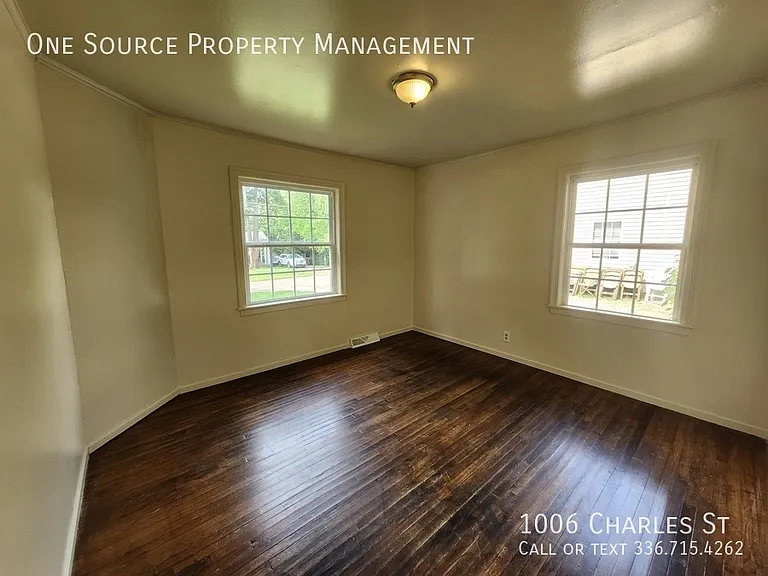 1006 Charles St — Photo 10