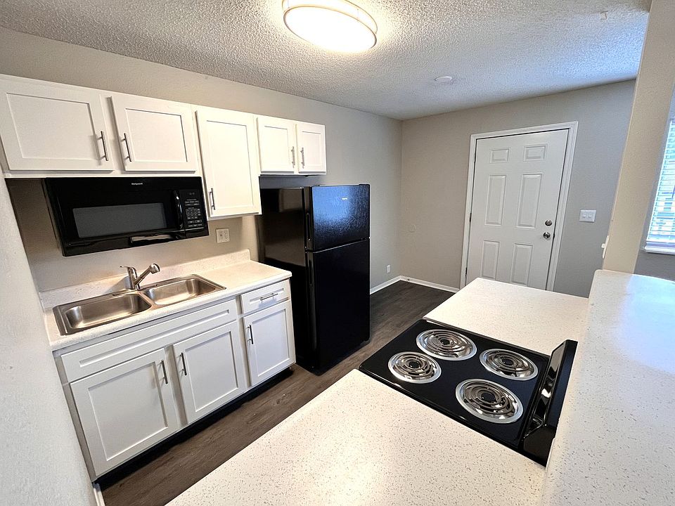 1st image of 515 Graystone Dr #1