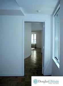3rd image of 20 Exchange Pl APT 310