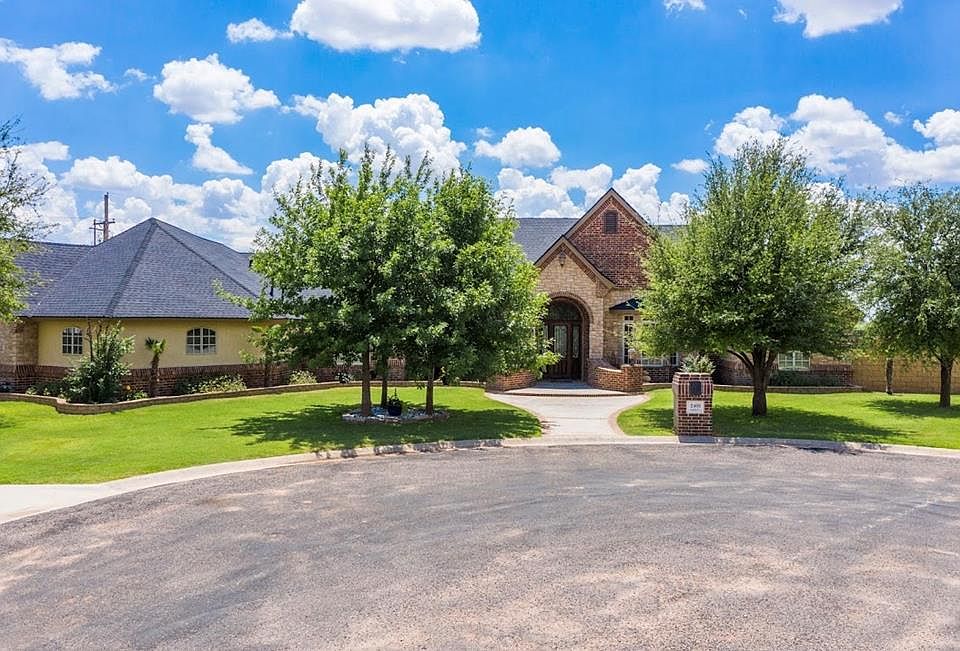 1st image of 2409 Oakridge Ln