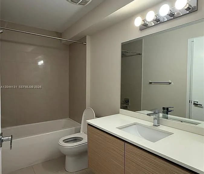 600 NE 27th St #802 — Photo 18