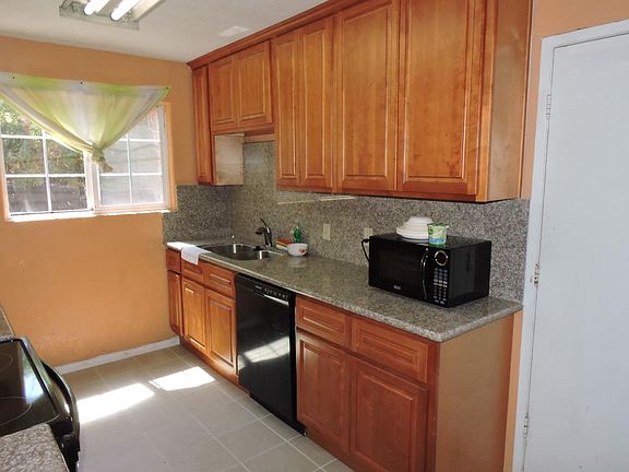 3rd image of 1502 Mount Herman Dr