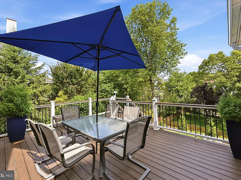704 Seaton Ct SE — Photo 54