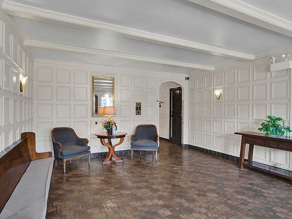 4th image of 6922 S Jeffery Blvd APT 4S