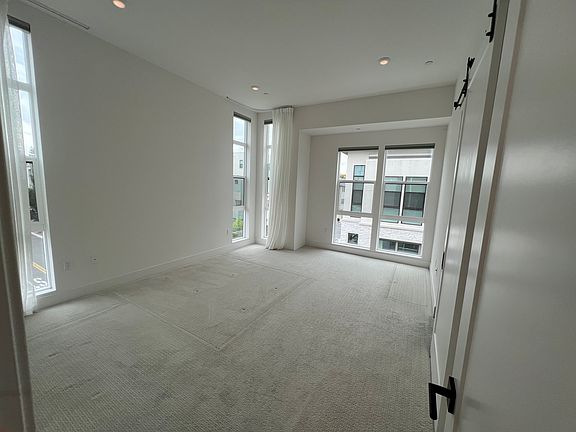 5th image of 3030 Boyter Pl Unit 101