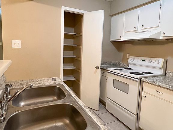 5th image of 8201 Richmond Ave