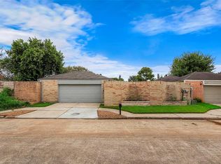 8334 Windy Oaks Dr, Houston, TX 77040