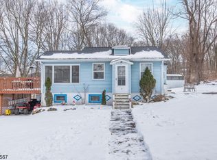 14 Villanueva Ave, Lake Hopatcong, NJ 07849