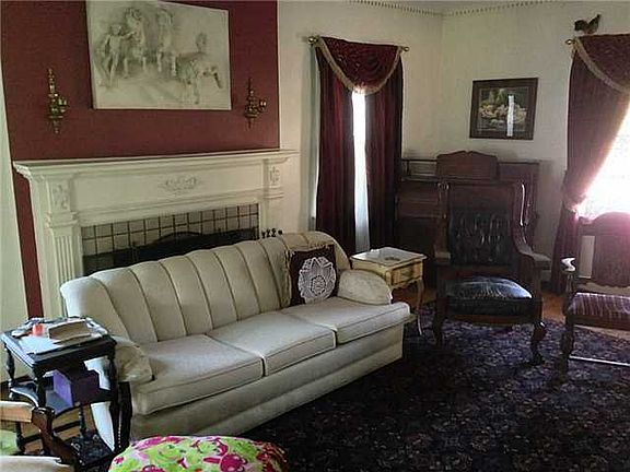 4th image of 2909 Kenwood Blvd