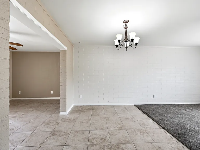 11809 N 111th Ave — Photo 17