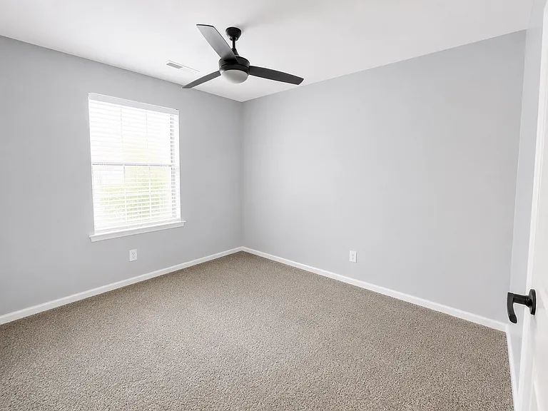 1683 Hunters Run Dr #1683 — Photo 9
