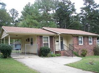 907 Lansing St, Sanford, NC 27330