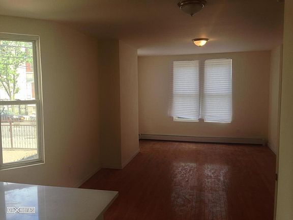 2nd image of 1437 Bryant Ave #2