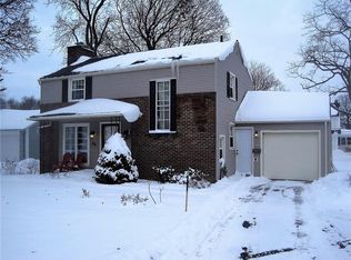 66 Keswick Rd, Irondequoit, NY 14609