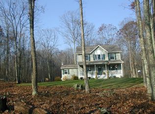 76 Baughman Ct, Hawley, PA 18428