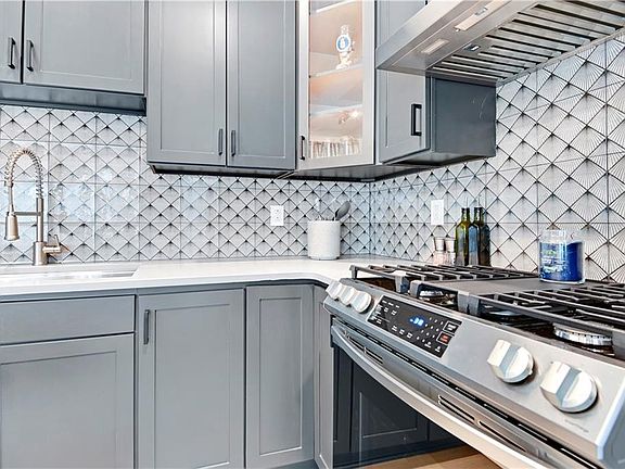 4th image of 1101 Walnut St Unit 1308