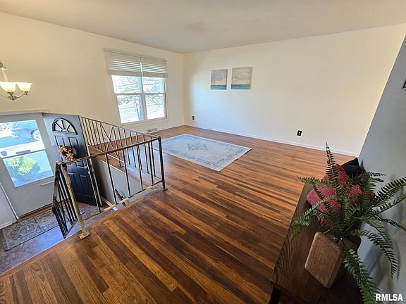 2nd image of 2310 W Kensington Dr