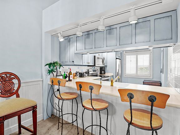 4th image of 901 Seafarer Circle #503