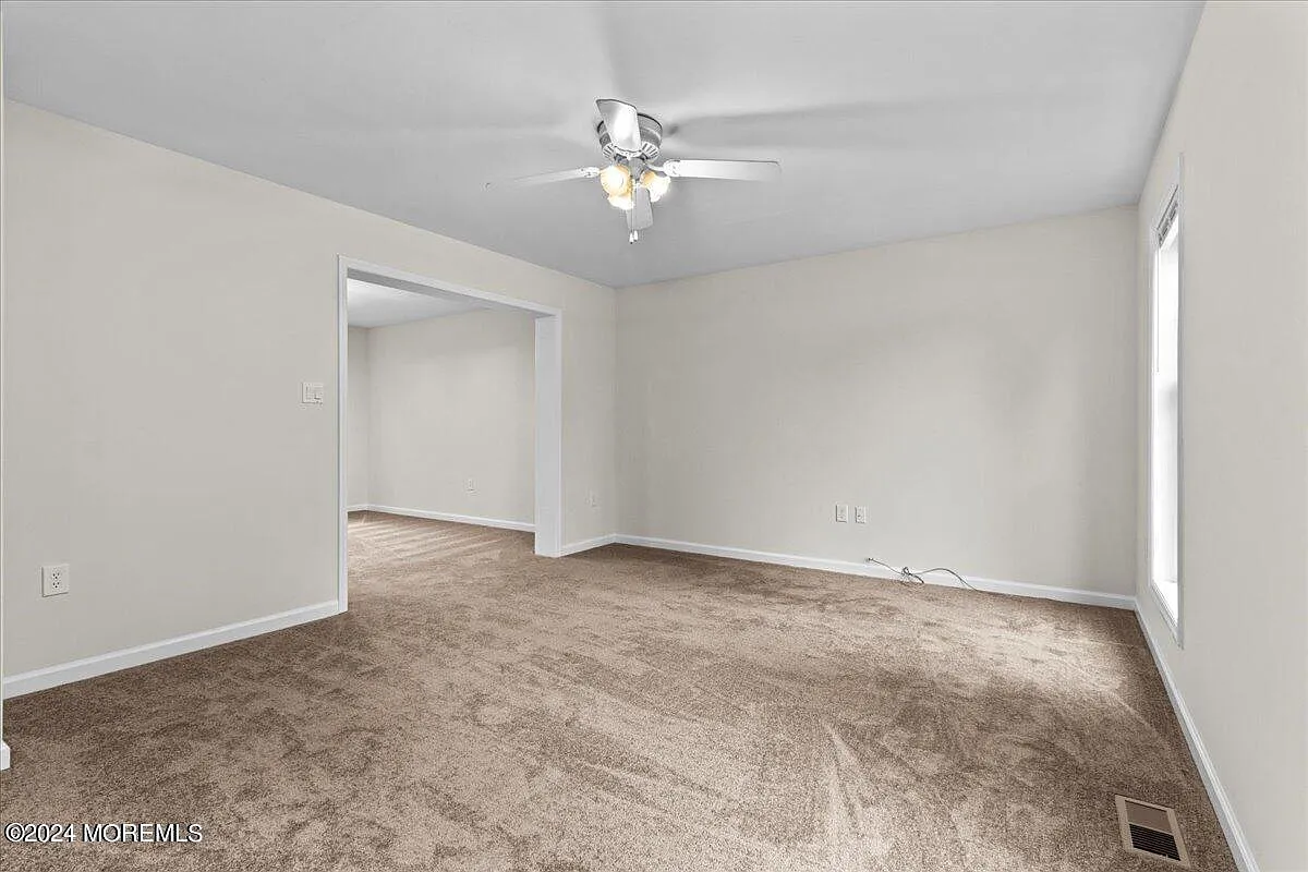 4 bed, 2.5 bath, 1792 sqft, $3,100 — Photo 2