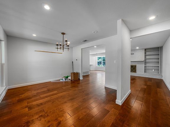 3rd image of 1804 Richwood Dr