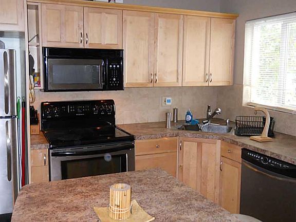 4th image of 520 SW 15th Street #101