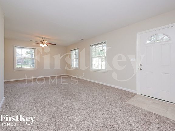5th image of 873 White Oak Dr