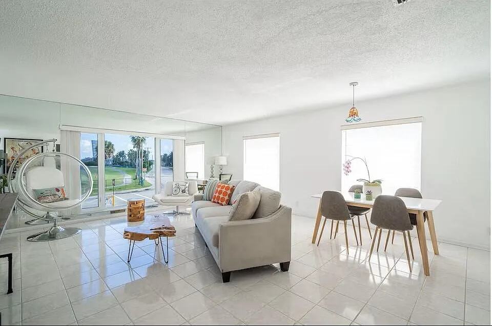 2 bed, 2.0 bath, 1254 sqft, $3,750 — Photo 2