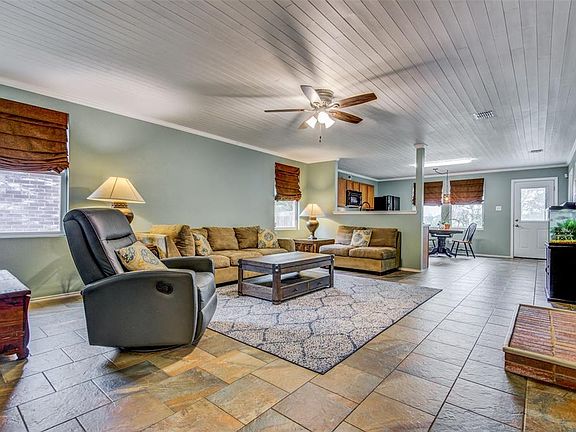 5th image of 3123 Breton Dr