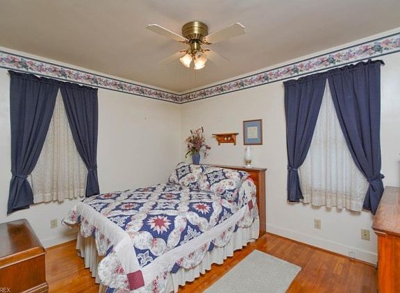 5th image of 215 Hazelwood Ave SE