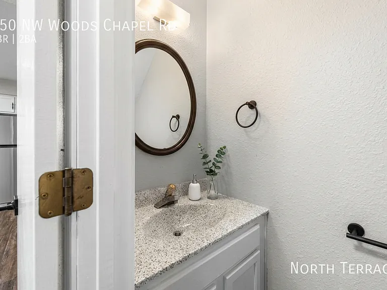 250 NW Woods Chapel Rd — Photo 3