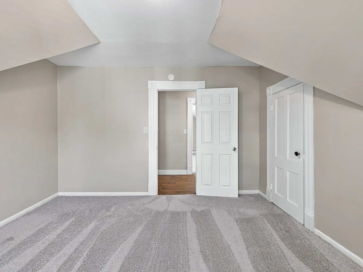 2 bed, 1016 sqft, $1,550 — Photo 4
