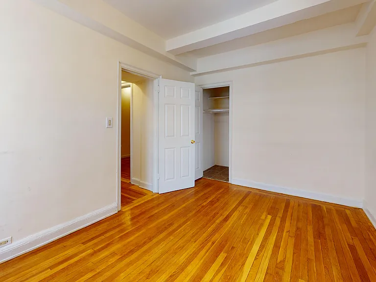 301 E 38th St #7J — Photo 10