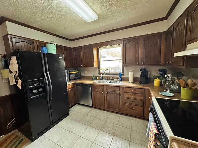 3 bed, 1891 sqft, $1,900 — Photo 2