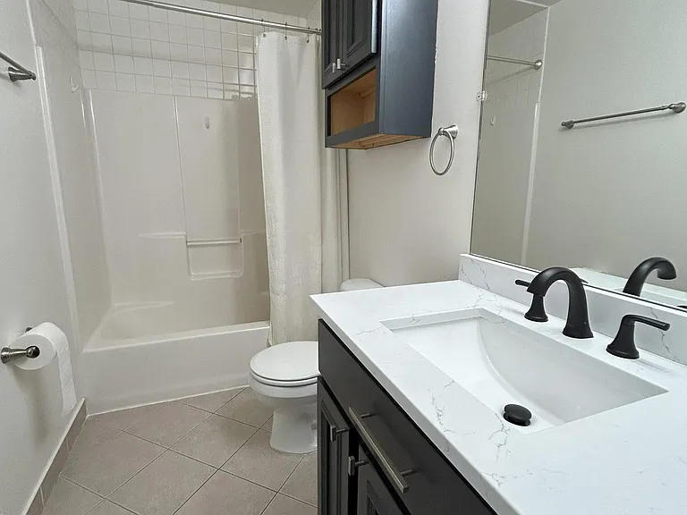 2954 W Lyndale St — Photo 14