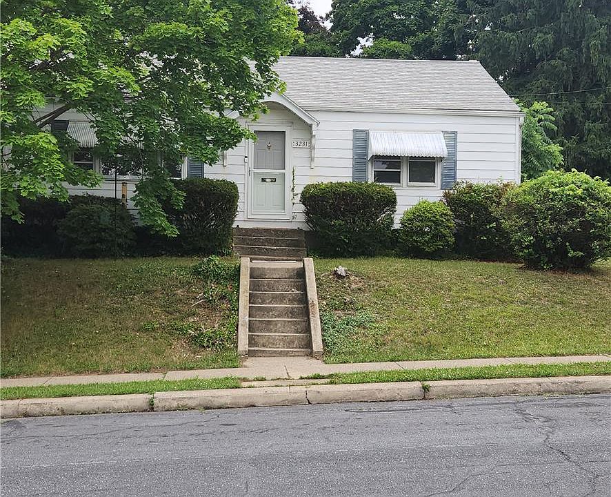 1st image of 3231 Earl St