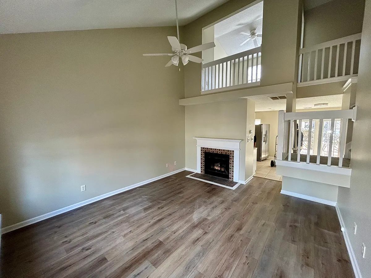 Building Photo - 7633 Petrea Ln