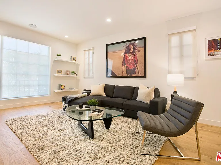 418 N Stanley Ave #420 — Photo 29