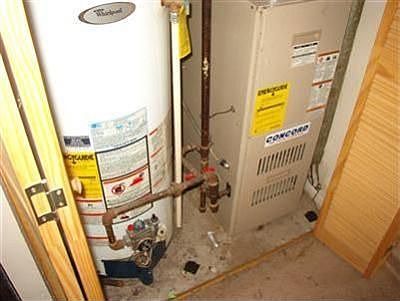 4th image of 2142 Randall St