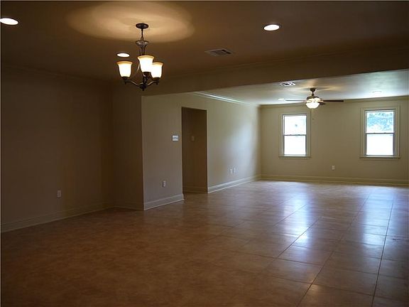 4th image of 5508 Charlotte Dr