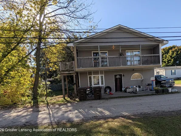 222 W Gilson St, Edmore, MI 48829