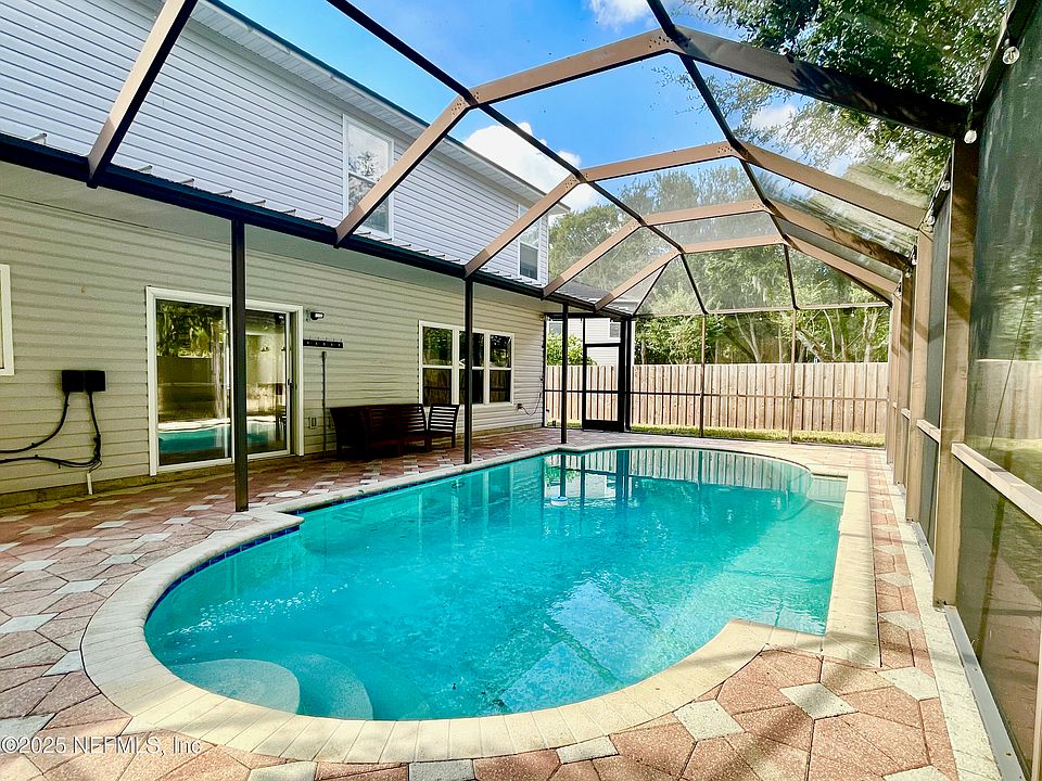 1st image of 12465 HEATHGATE Court