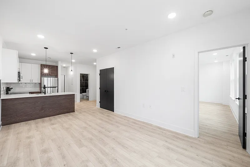 2 bed, 2.0 bath, 846 sqft, $2,200 — Photo 4