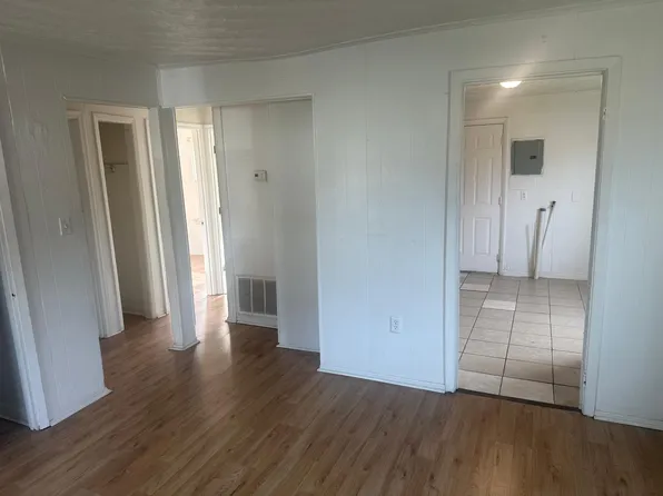 67 Carver Cir, Portsmouth, VA 23701